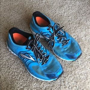 Running shoes